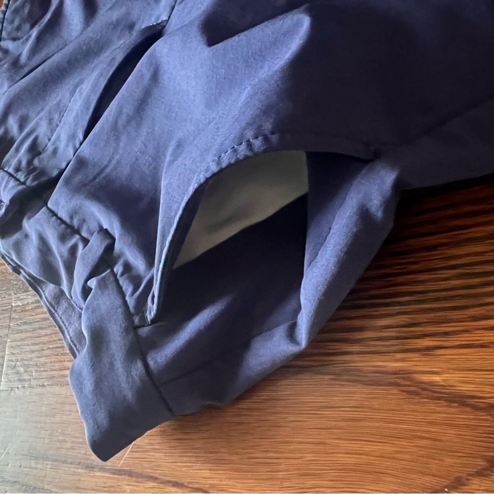 Vineyard Vines Boy's Performance Breaker Shorts, size 8 Deep Cobalt blue - Picture 4 of 10